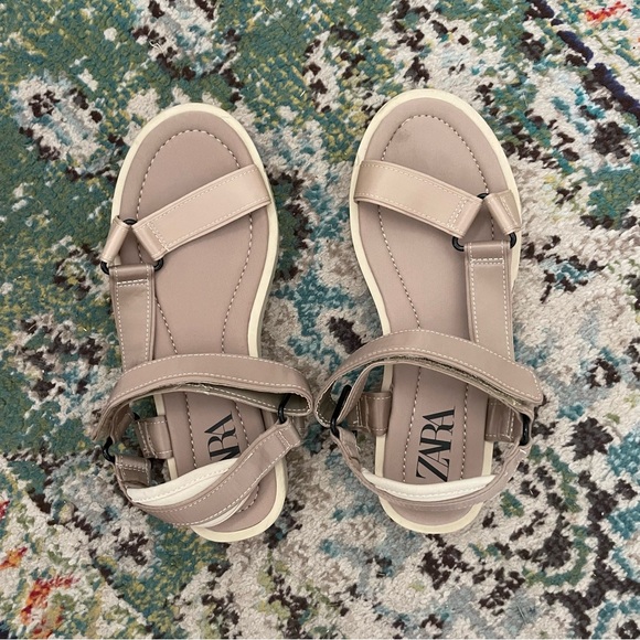 Zara Sandals - Picture 1 of 3